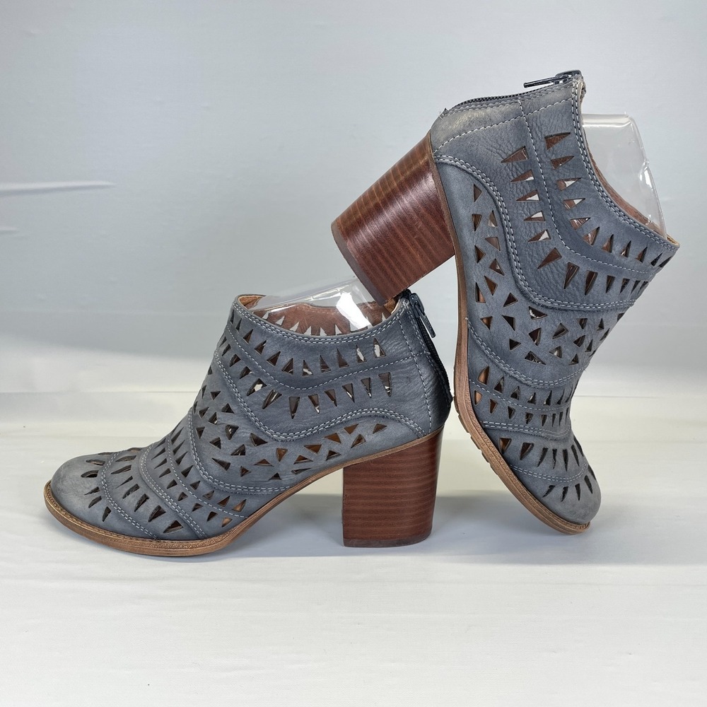 Sofft Westwood Lasercut Ankle Boots Womens Size 8 M Gray Blue Leather Western - Picture 6 of 10